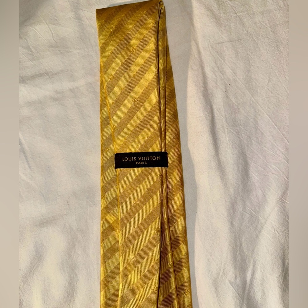 Louis Vuitton Gold On Gold Authentic Men’s Tie - Picture 4 of 4